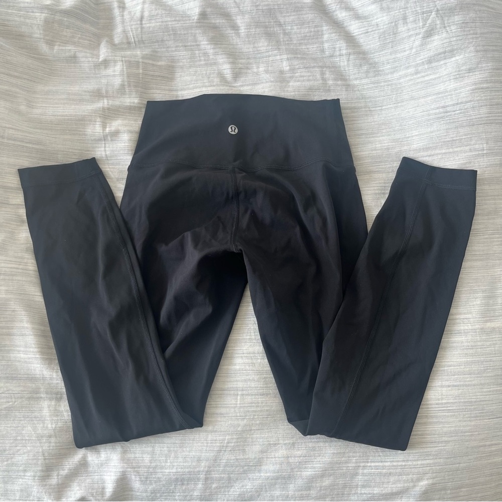Lululemon Wunder Under BLK Size 4 25” inseam